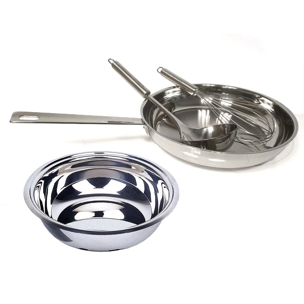 Kit crêpes constitué d'une poêle 24 cm en inox 18/10, une louche inox, un fouet et un bol inox