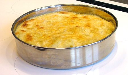 Gratin de cardons dans la Tourtière inox ou moule à manqué.