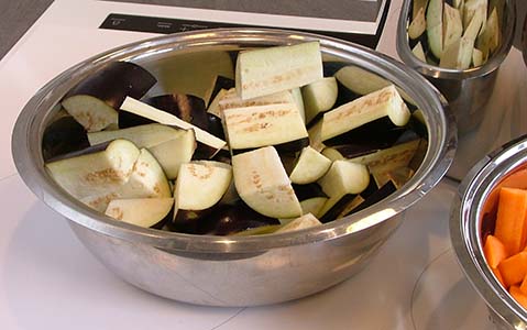 cubes d'aubergines dans le Légumier