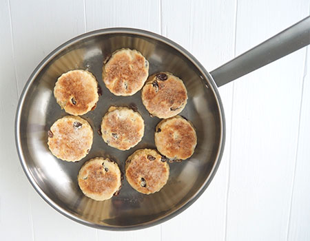 La Poêle inox pour la cuisson de scones