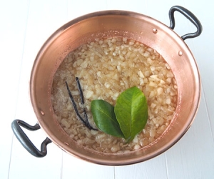 Confiture de poires dans la bassine en cuivre massif