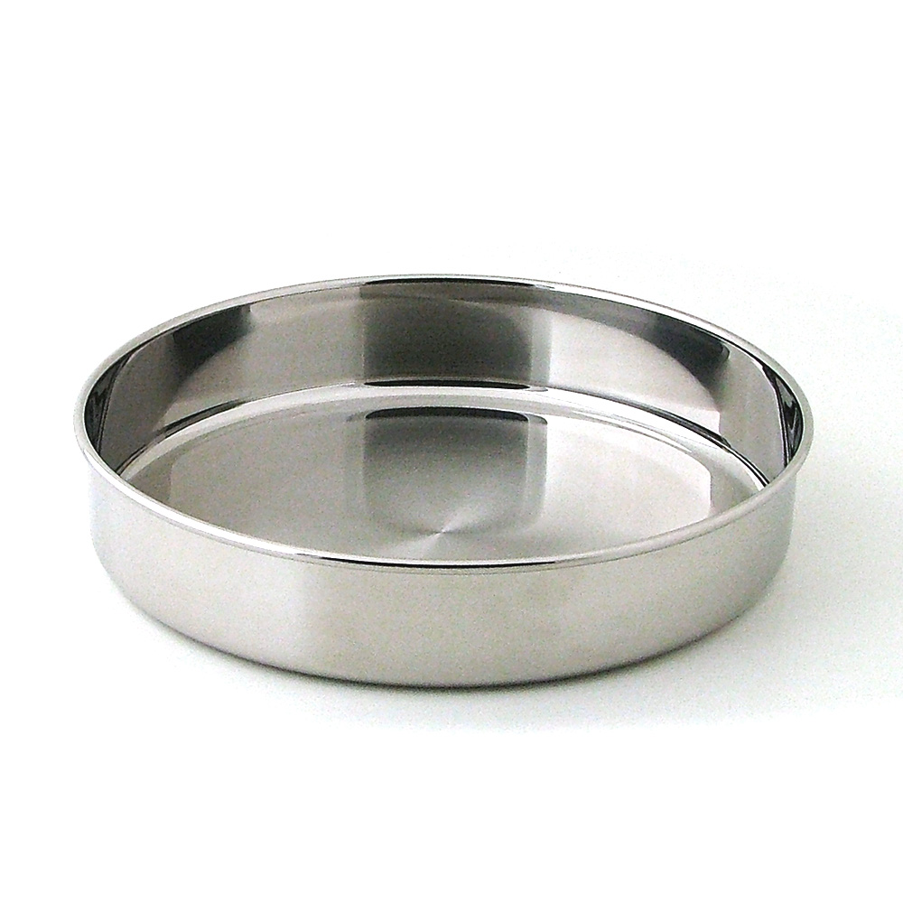 La tourtière en inox 18/10 est également appelée moule à gâteaux ou moule à manqué
