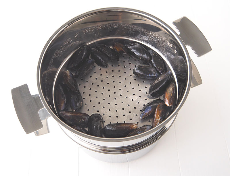 Cuisson des moules à la vapeur douce