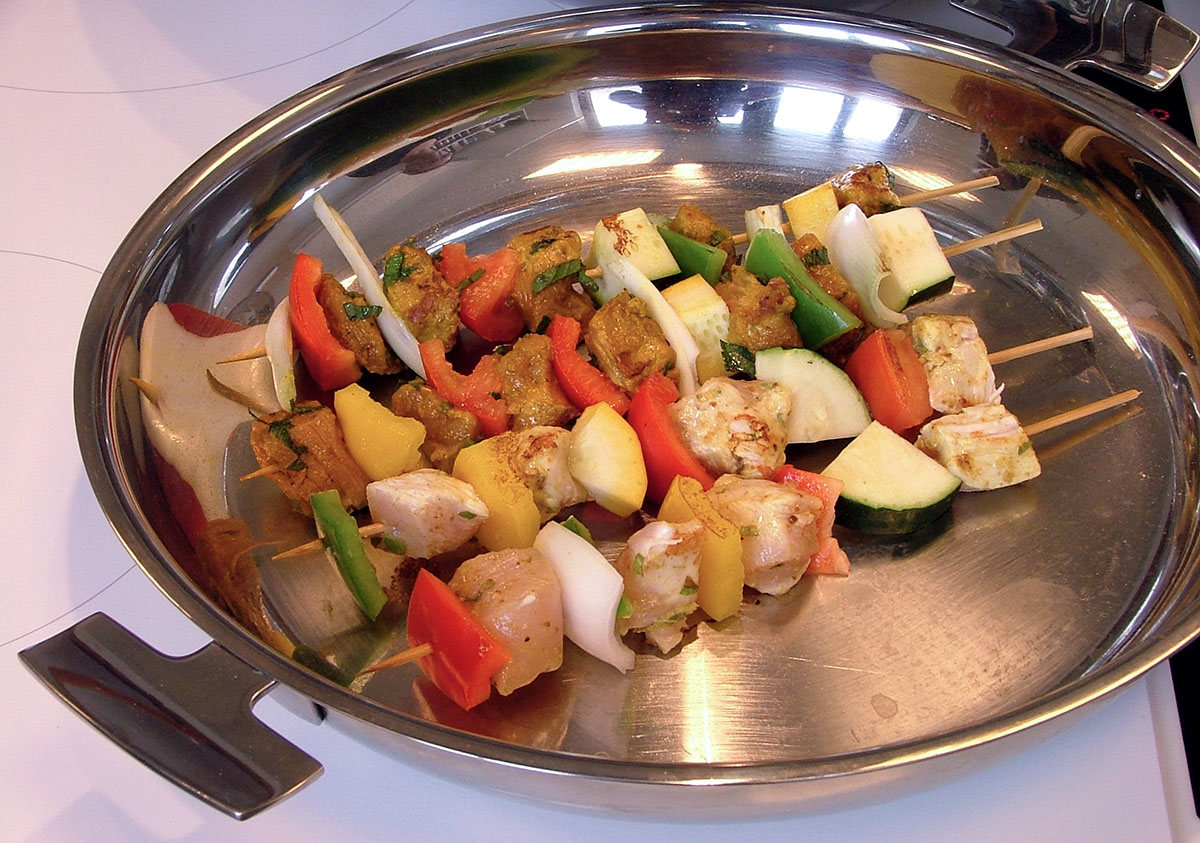 paella brochettes Grillade de brochettes dans la Poêle Paella Baumstal